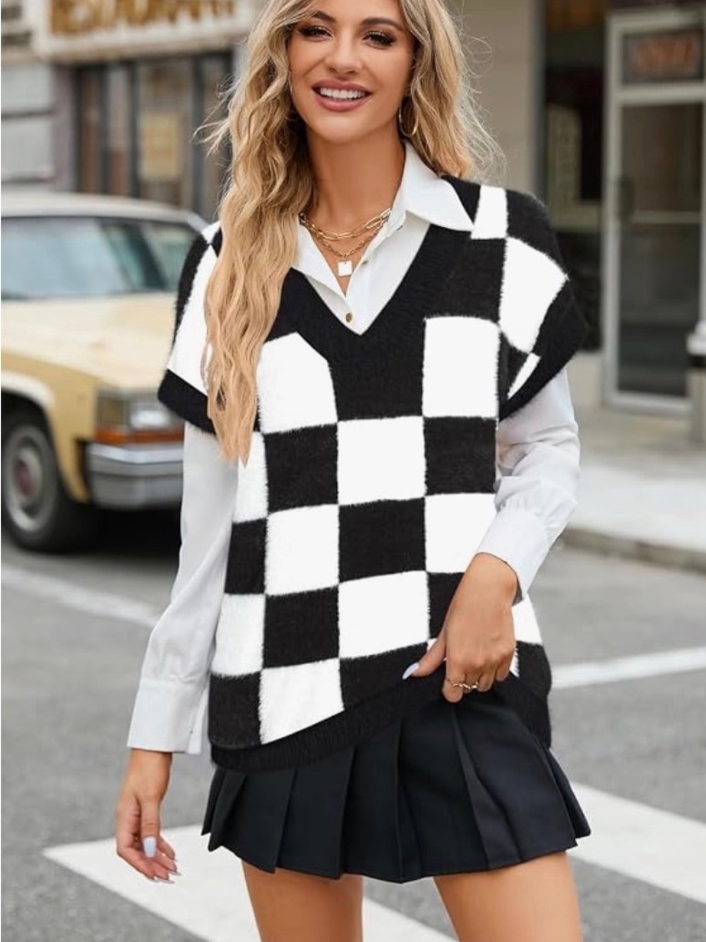 Viottiset oversized Black & White V-Neck Fuzzy Sweater Vest size XL NWOT